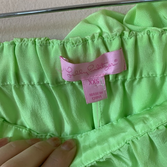 NWT SLEEVELESS LILLY PULITZER TOP - Picture 2 of 5